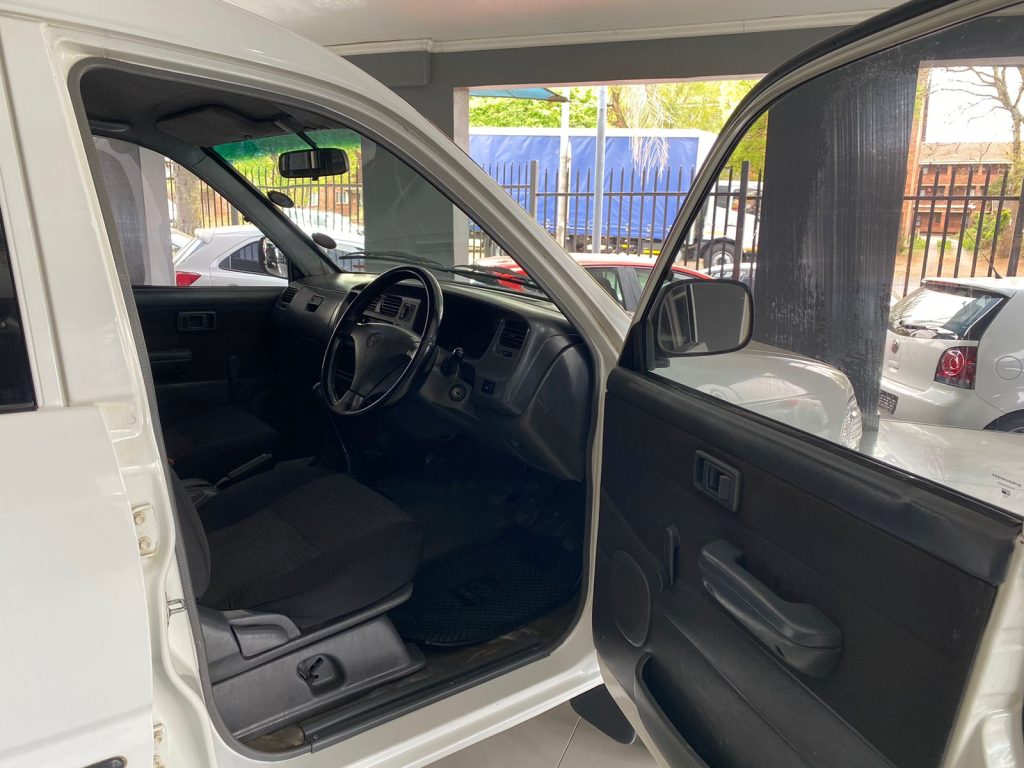 2005 Toyota Condor 3000D TE 7-Seater For Sale!