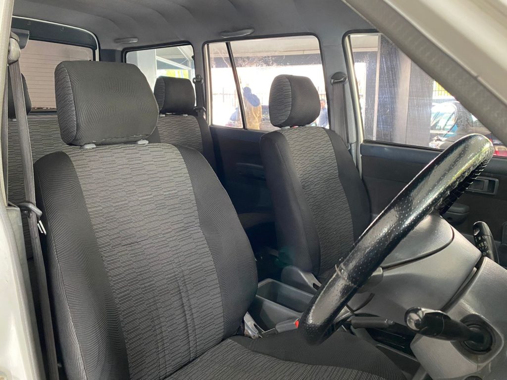 2005 Toyota Condor 3000D TE 7-Seater For Sale!