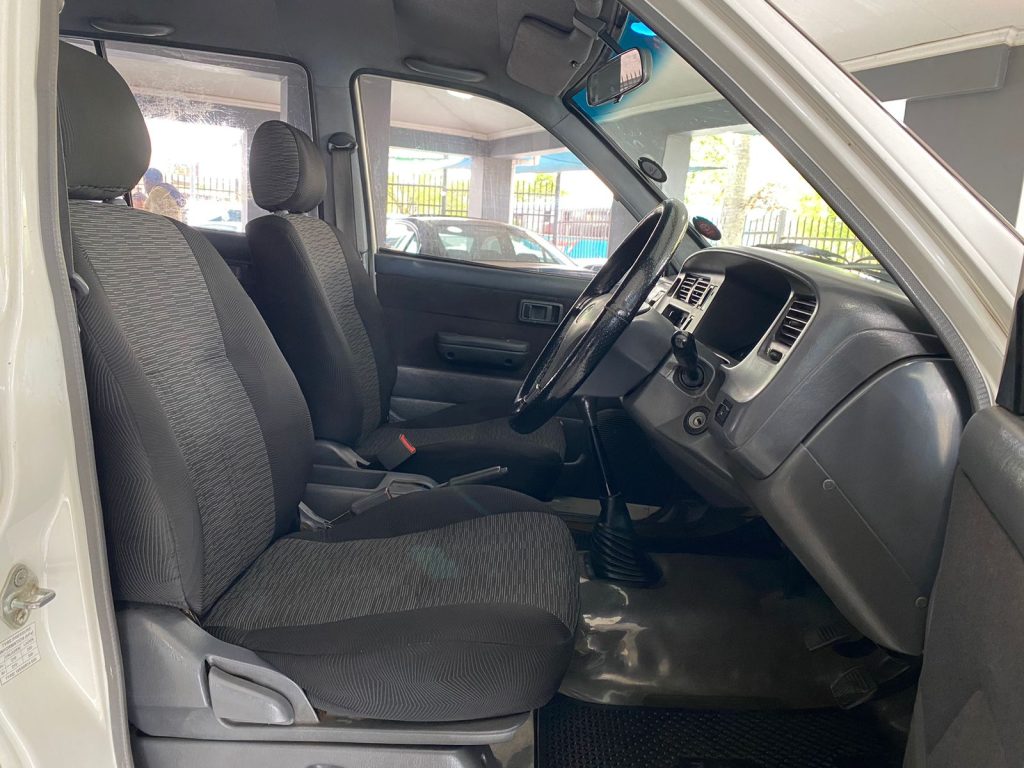 2005 Toyota Condor 3000D TE 7-Seater For Sale!